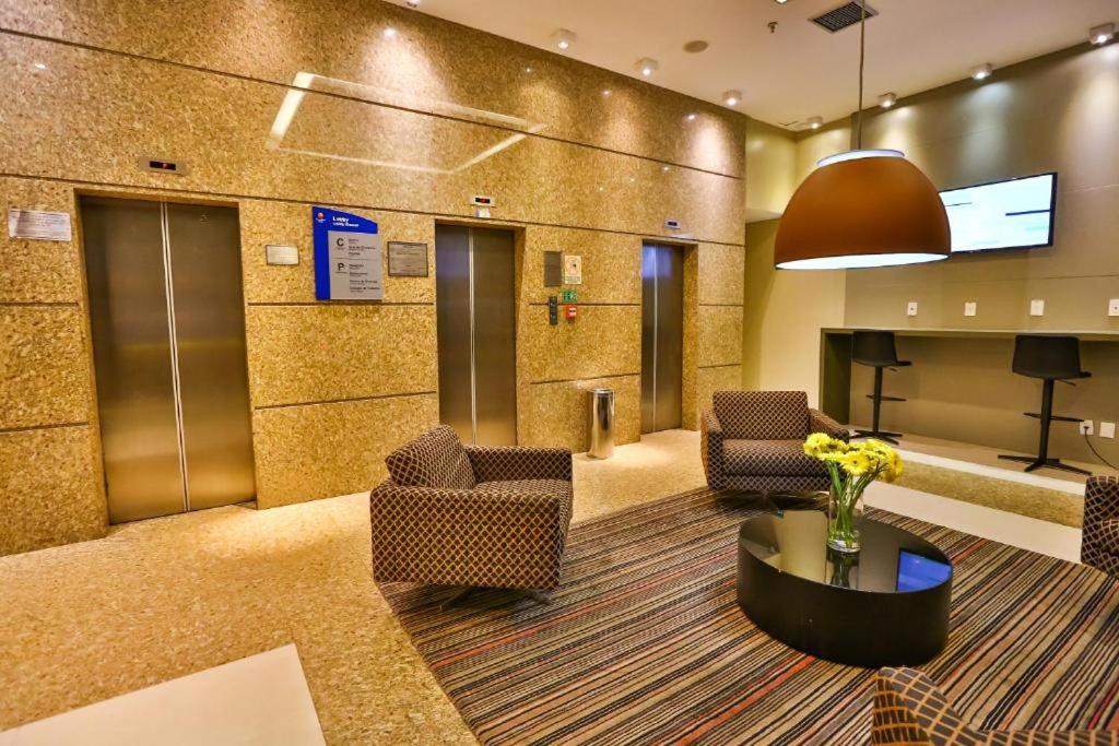 Lindo Flat 10° Andar Aconchegante Em Hotel 3*